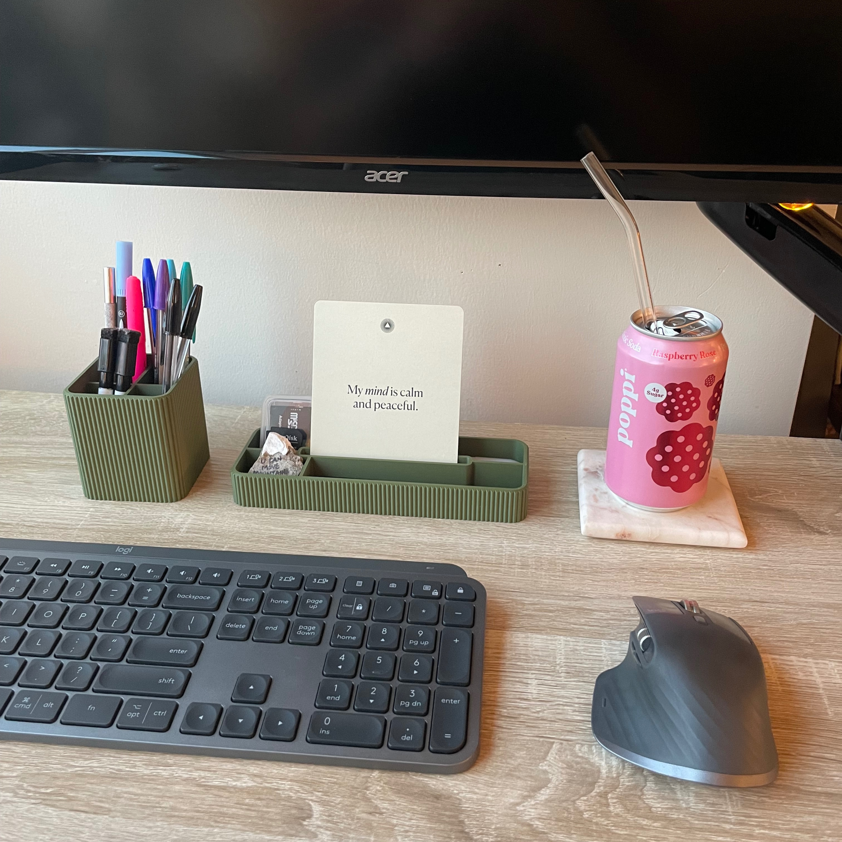 Ribbed Desktop Organizer Set: 3D Printed Pen Holder & Tray